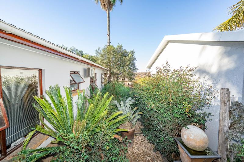 5 Bedroom Property for Sale in Morgenster Heights Western Cape